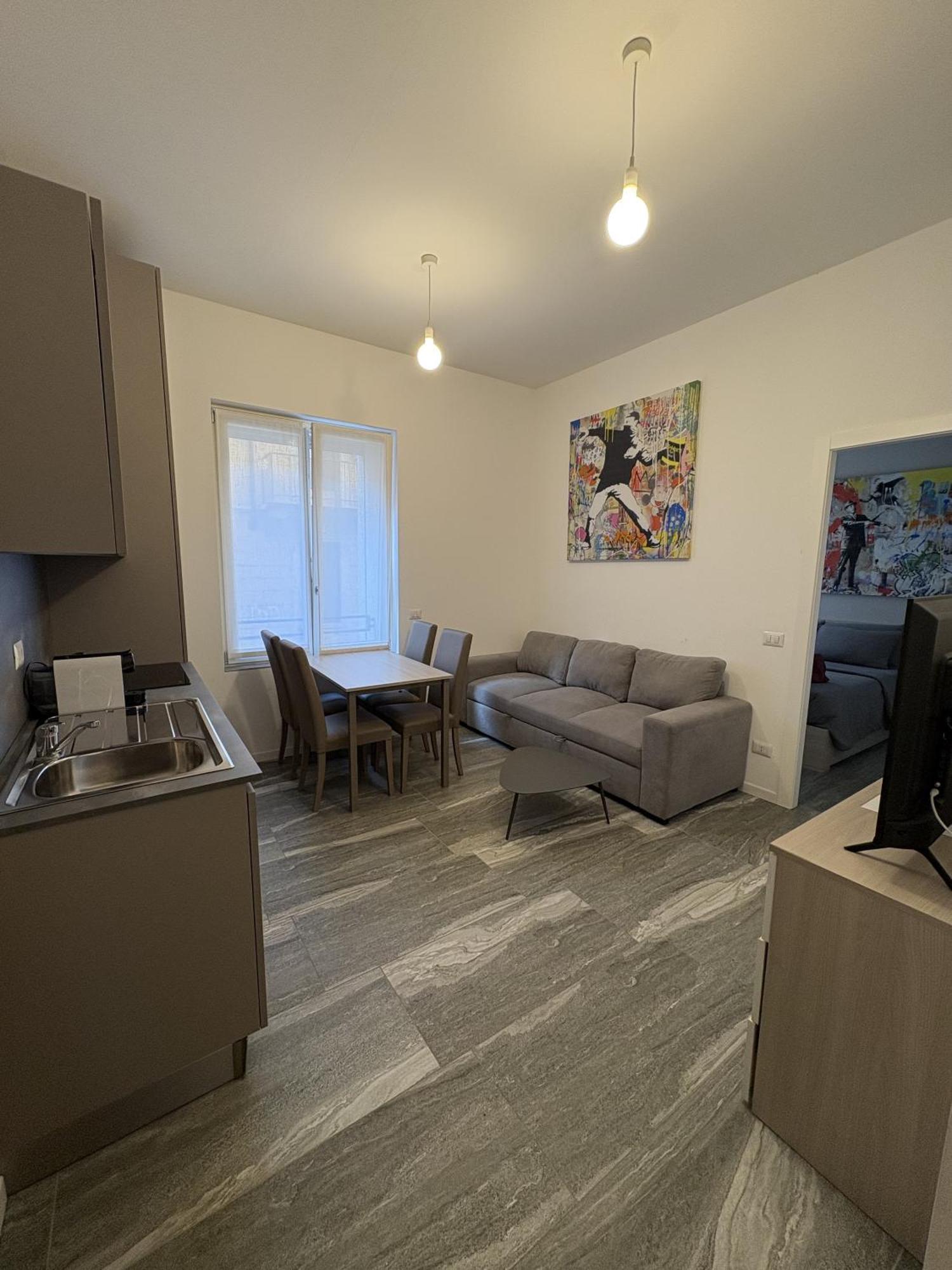 Essential Apartment Сесто-Сан-Джованни Экстерьер фото