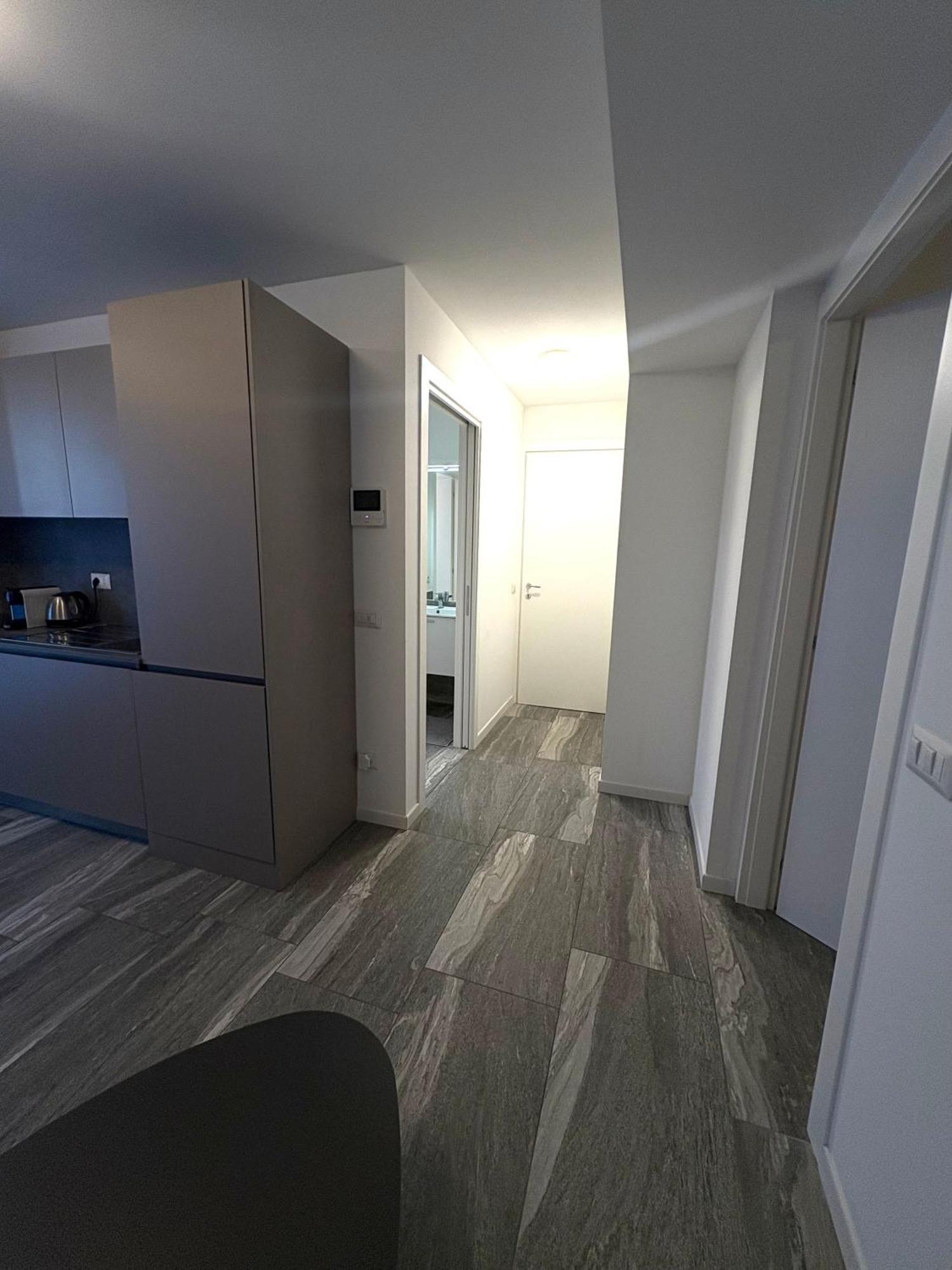 Essential Apartment Сесто-Сан-Джованни Экстерьер фото