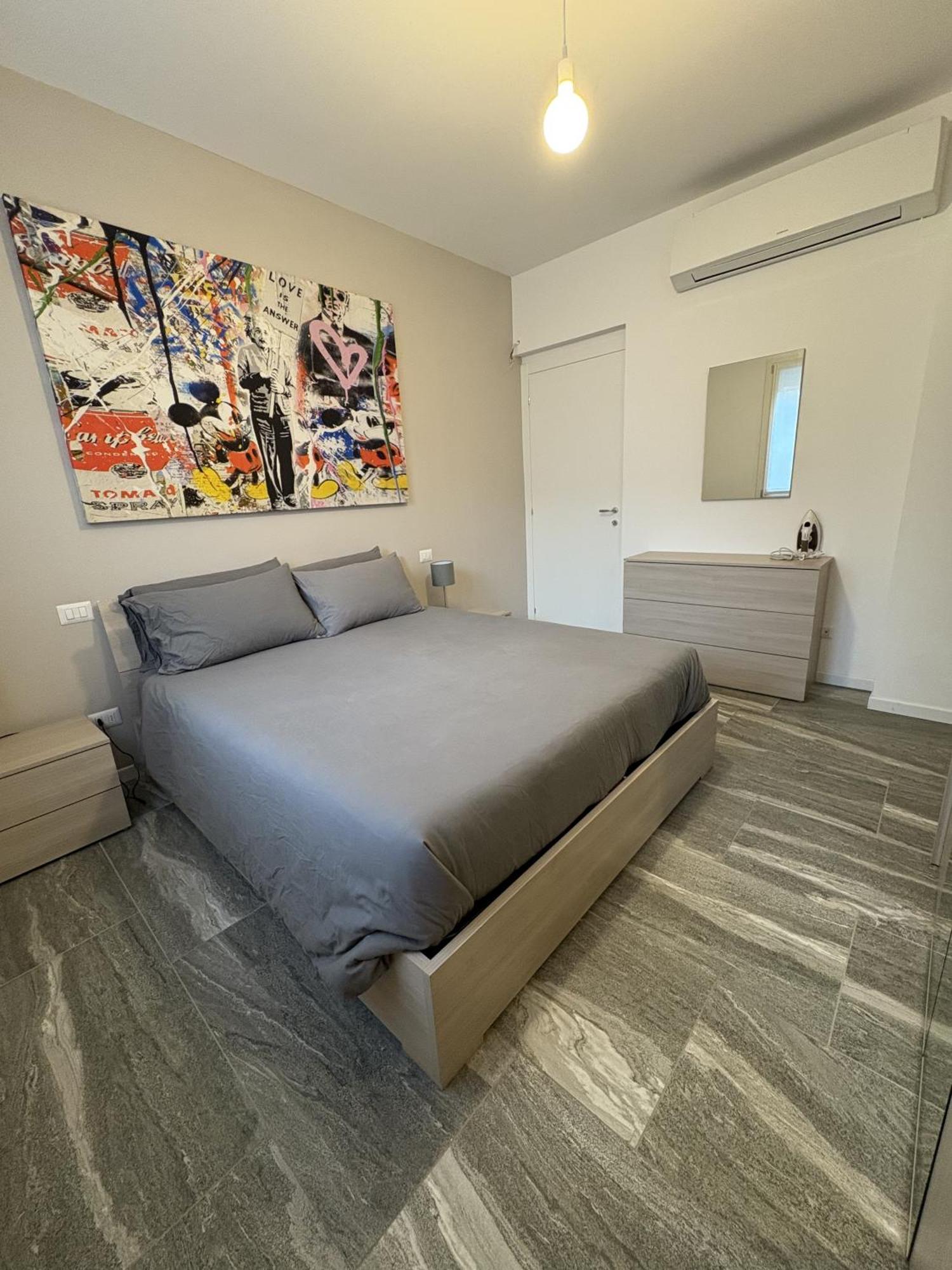 Essential Apartment Сесто-Сан-Джованни Экстерьер фото