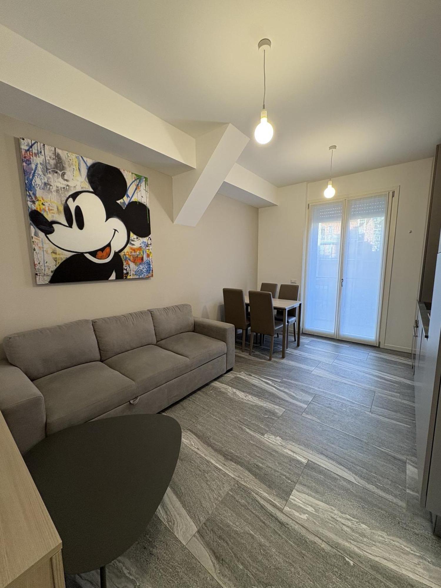 Essential Apartment Сесто-Сан-Джованни Экстерьер фото