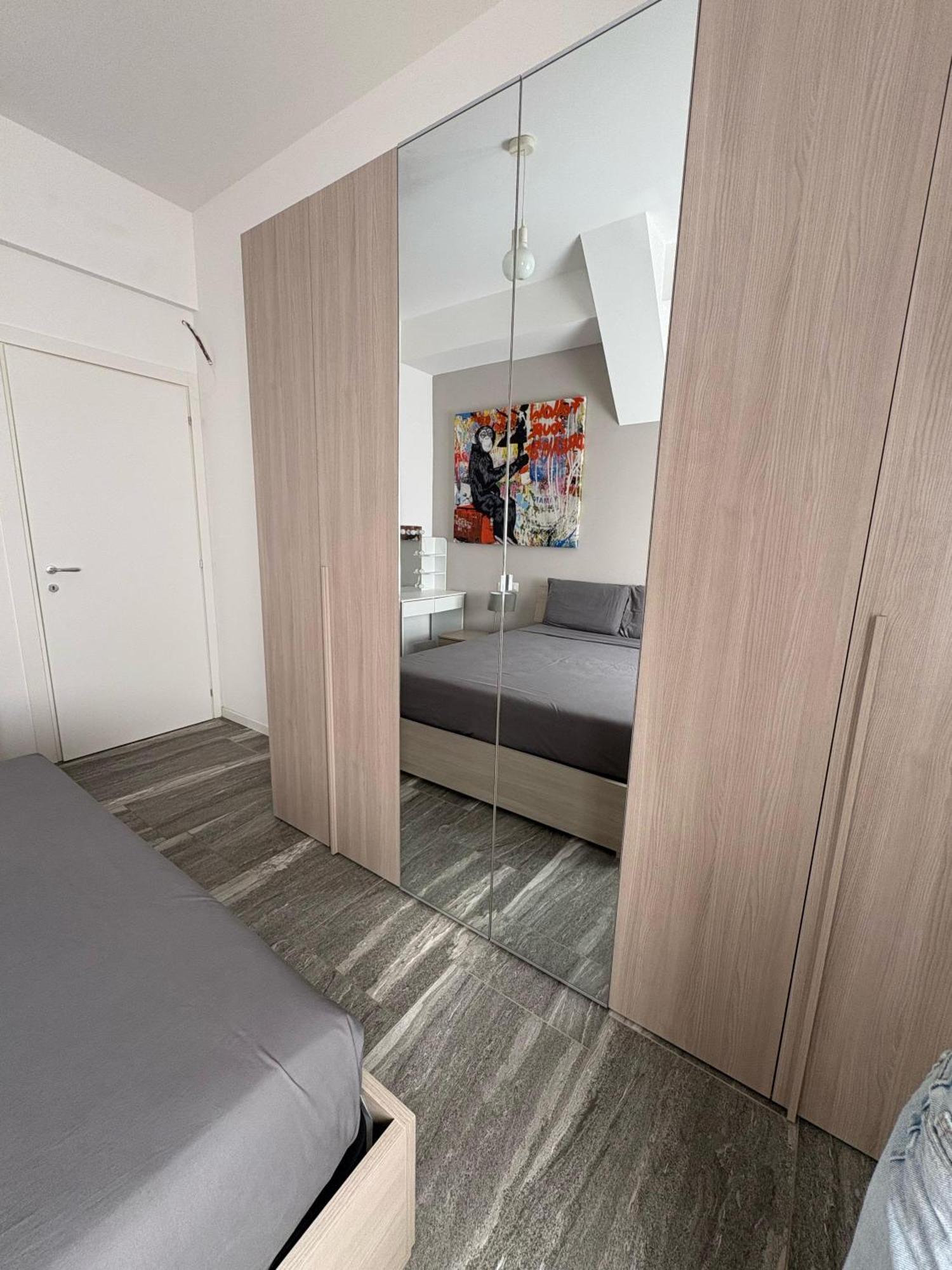 Essential Apartment Сесто-Сан-Джованни Экстерьер фото