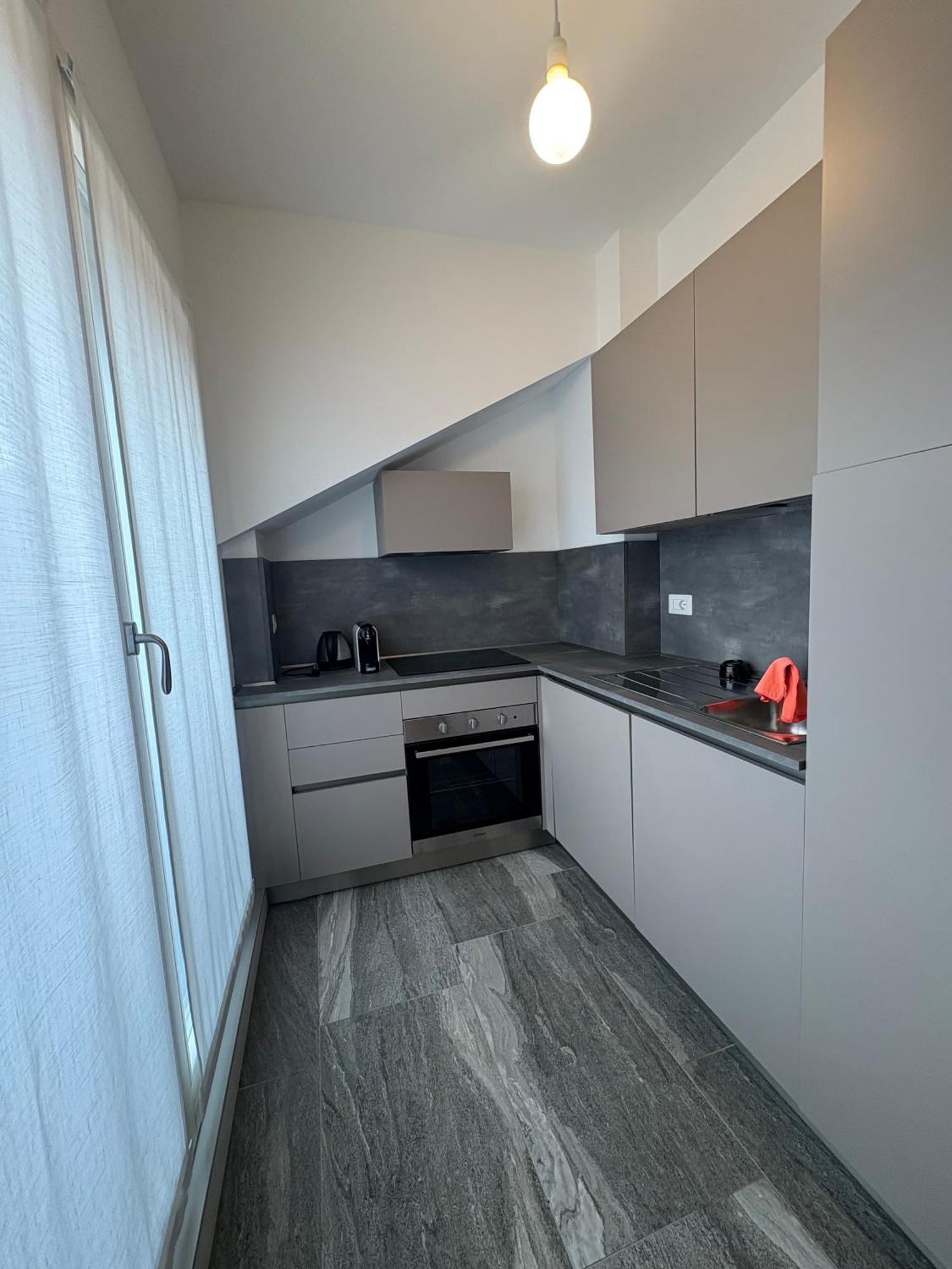 Essential Apartment Сесто-Сан-Джованни Экстерьер фото