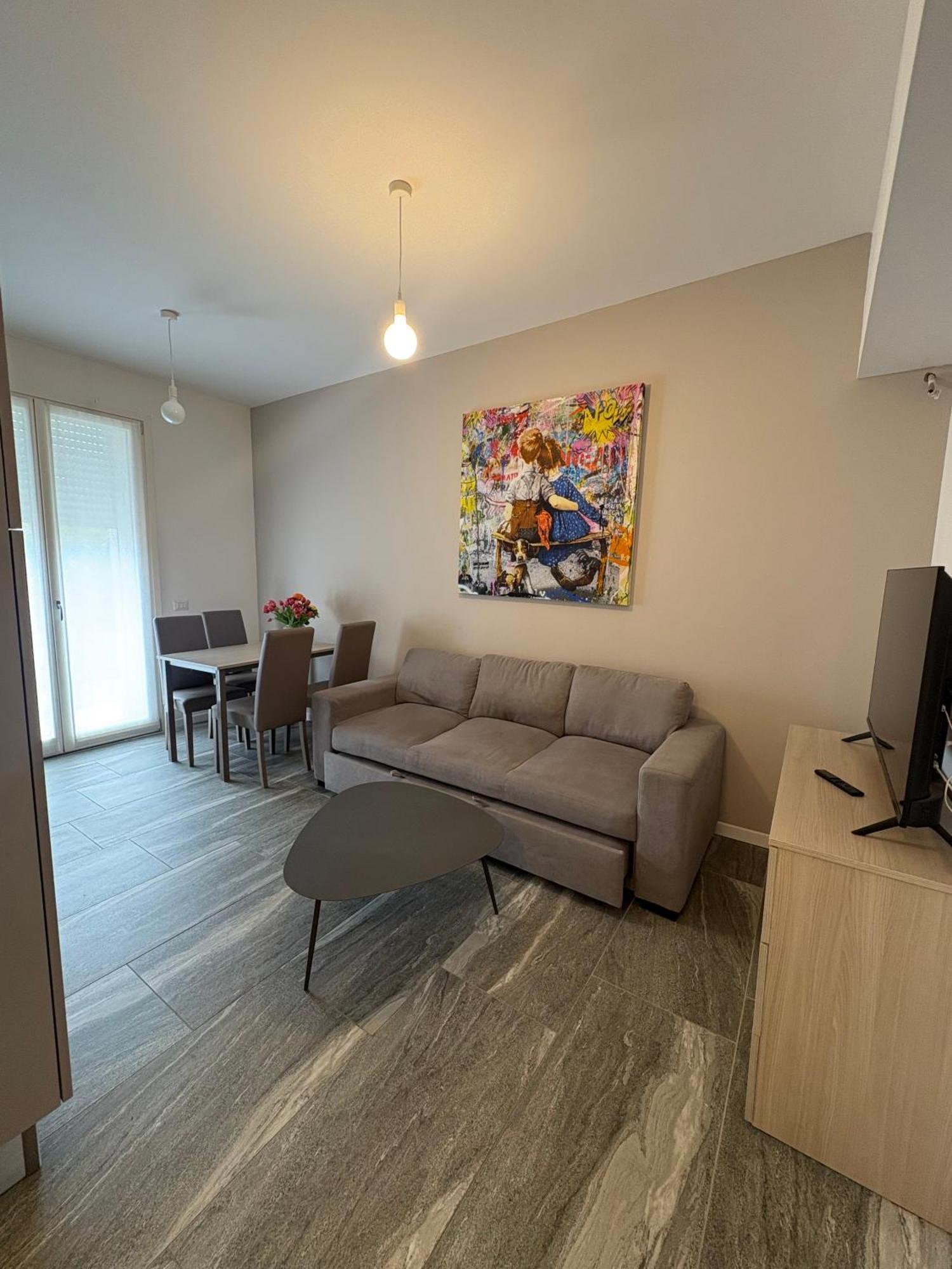 Essential Apartment Сесто-Сан-Джованни Экстерьер фото