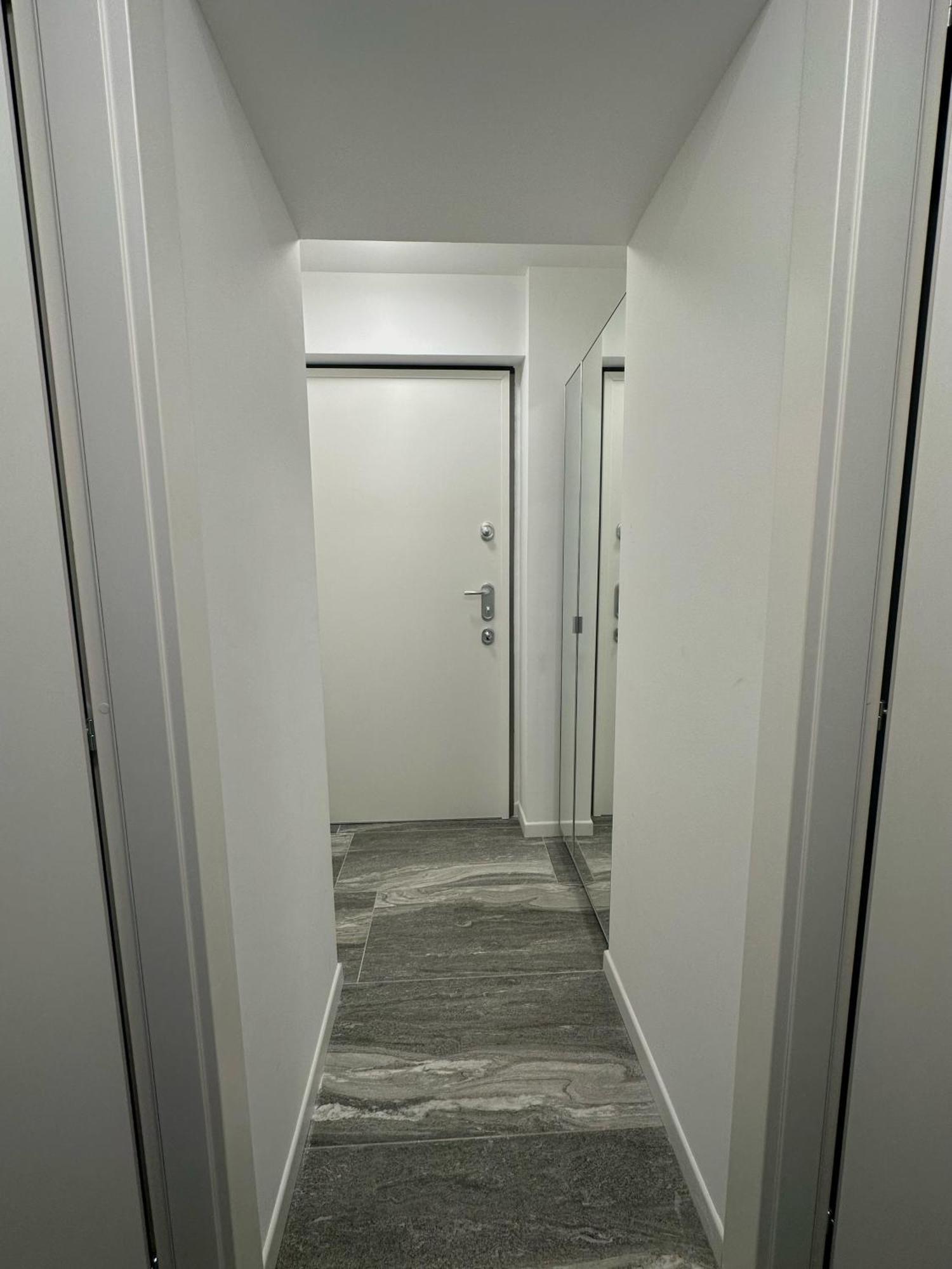 Essential Apartment Сесто-Сан-Джованни Экстерьер фото